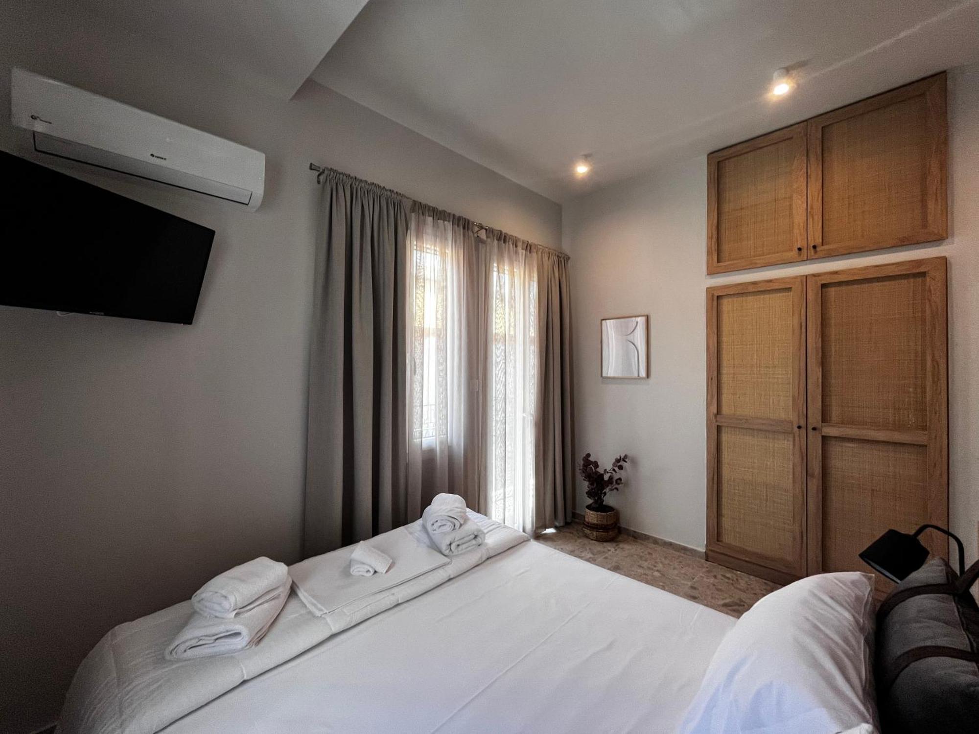 Orfeas Luxury Rooms & Studio Skopelos Town Ngoại thất bức ảnh